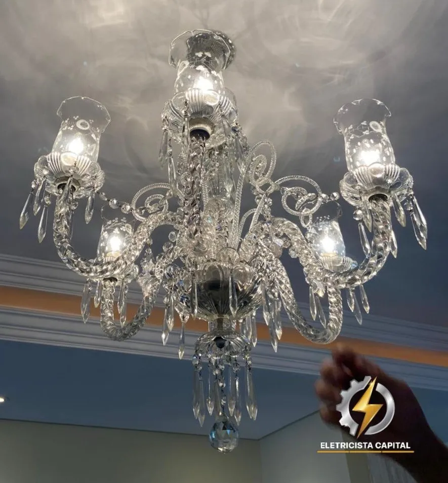 Instalação e limpeza de lustre